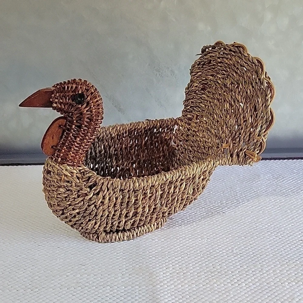 Rattan Turkey basket with wooden beak. 8